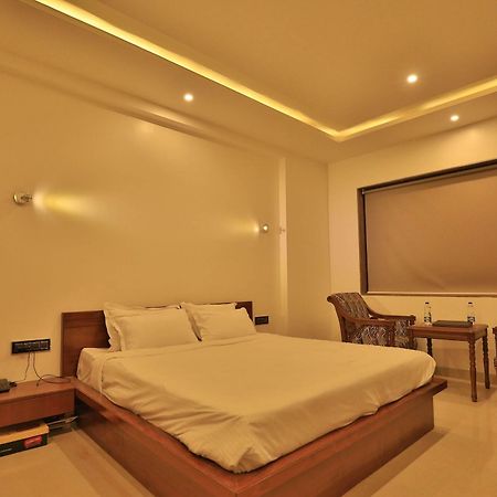 Hotel Tania Searock Daman Esterno foto